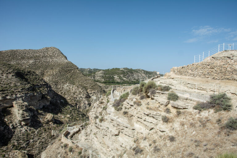 Vistas del Yacimiento del Castellón Alto de Galera y montañas cercanas