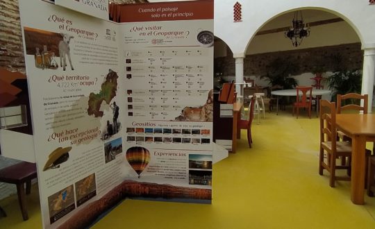 Rincón Del Geoparque En La Almazara De Paulenca