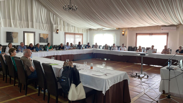 00001christa Albunan 750x422