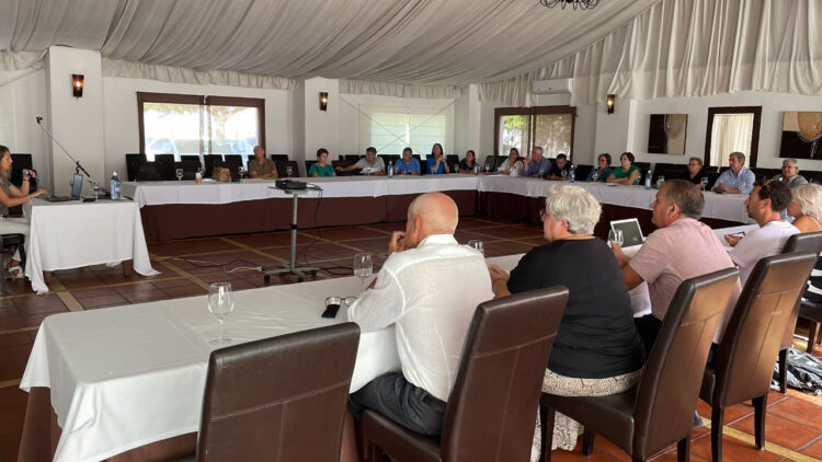 00002christa Albunan 750x422